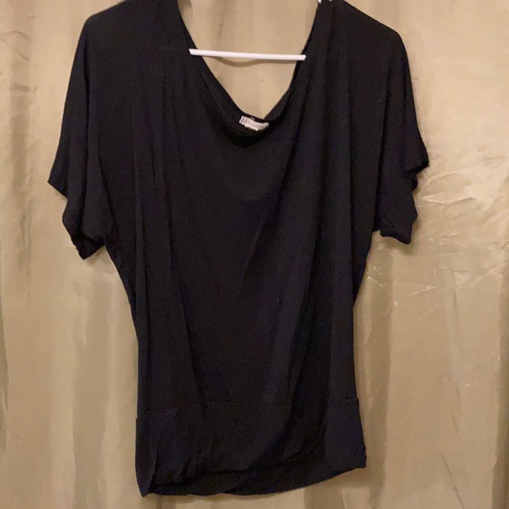 Medium Black Top